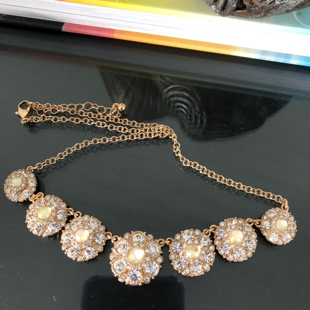 Gold accent necklace